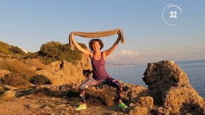 Как просто избавиться от дряблости ног и укрепить живот – фитнес с близняшками