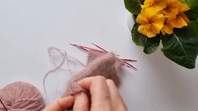 Самые простые митенки спицами. Индийский клин. Описание. смотреть онлайн