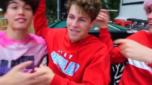 ПОДАРКИ НА РОЖДЕСТВО | Новогодние пранки | Stokes Twins на русском