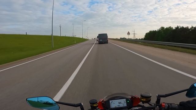 ОБЗОР Ducati Monster 1200S. Огнемет для новичков смотреть онлайн