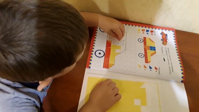 Развивающие занятия с ребенком 2-3 лет ,дома, Умная мозаика", тетрадь с наклейками, смотреть онлайн