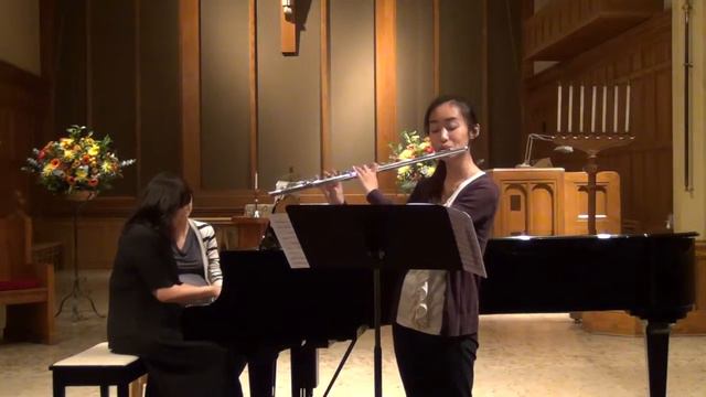 Tiffany Chang plays the Dutilleux Sonatine смотреть онлайн