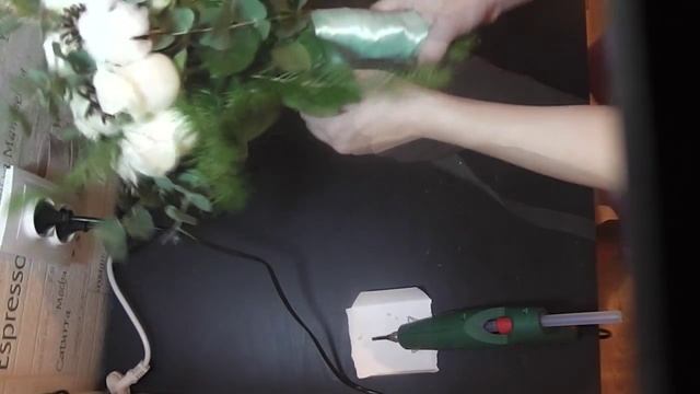Как сделать свадебный букет? Зимний букет!How to make a Bridal bouquet? Winter bouquet! смотреть онлайн