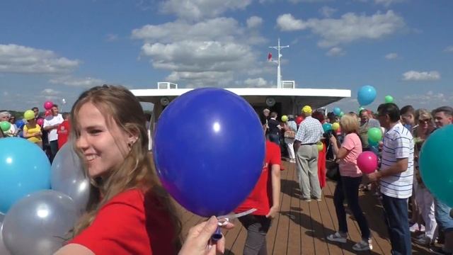 Приветствие(танец) т/х "Константин Коротков" смотреть онлайн