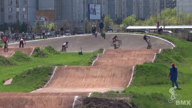 BMX ВС2012 - финал 13-14 лет девочки.mp4 смотреть онлайн