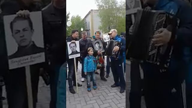 В городском саду играет духовой оркест-Аукенов Асанали смотреть онлайн