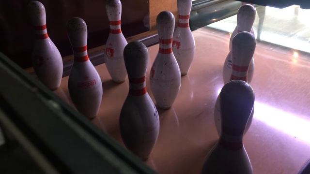 Bowling Brunswick GS-X pin setting machine смотреть онлайн