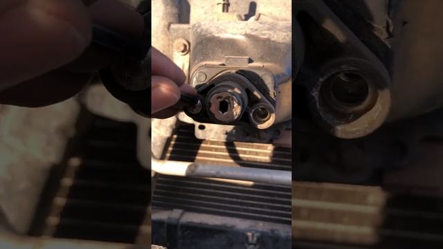 Открыть капот Форд Мондео 3 смотреть онлайн