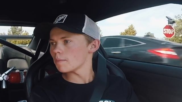Picking Up UBER Riders In A 1000HP GTR! смотреть онлайн