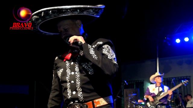 Eliseo Guevara - Gabino Barrera - COVER - EN VIVO - JUNTO A LOS RANCHEROS DE RAPEL - PLACILLA смотреть онлайн