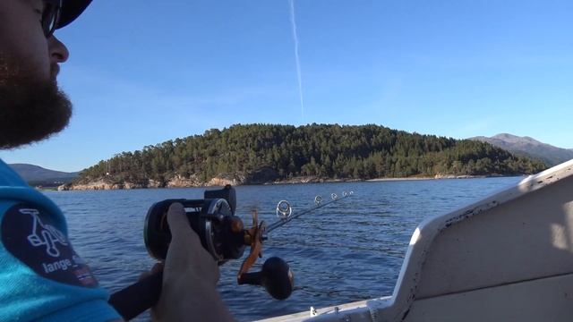 Рыбалка в Норвегии! В поисках трофея!Рыбалка на глубине 130 метров!Морская рыбалка! смотреть онлайн