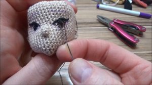 Каркасная кукла амигуруми крючком. Мастер-класс: вышивка лица. Глаза. Часть 7.