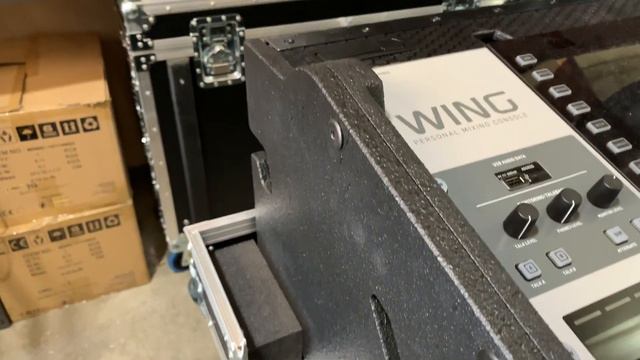 Flip-Ready Easy Retracting Hydraulic Lift Case for Behringer Wing Console by ZCase смотреть онлайн