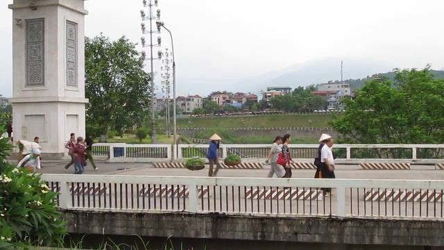 Border between Vietnam and China at Lao Cai after opening смотреть онлайн