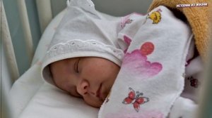 НЯНЯ в детском доме, забыла покормить ОТКАЗНИКА, и он тихонько плакал один!