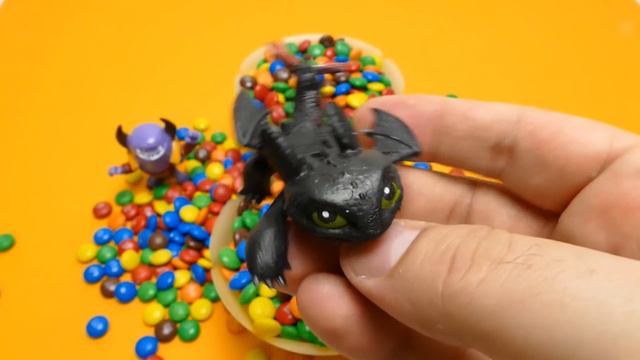 M&M's Hide & Search Surprise Toys Game (Frozen Elsa, Dragon & Monsters) смотреть онлайн