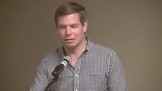 Congressman Eric Swalwell Visits a Mosque After Christchurch Shooting смотреть онлайн