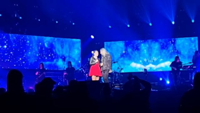Raskasta joulua 2021: Elize Ryd & Tony Kakko - Julen är här смотреть онлайн
