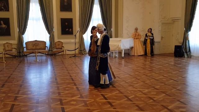Как танцевали на балах в 18 веке. Увидели "МЕЧТА-ТУР" смотреть онлайн