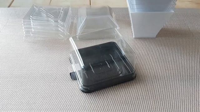 Квадратная упаковка для одного пирожного 92*85*51 мм