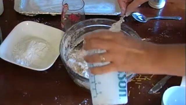 Cooking With Cricket - Cheese Biscuits смотреть онлайн