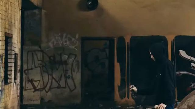 РИСУЕМ ГРАФФИТИ (АВТОР: ХУДОЖНИК SLM / SINISTER KIDS) . СТРИТ-АРТ 2016. ВИДЕО ОТЧЕТ. смотреть онлайн