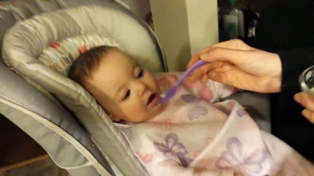 Cora's first oatmeal смотреть онлайн