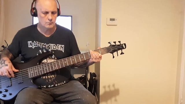 Alice Cooper Prince of Darkness Bass Cover. смотреть онлайн