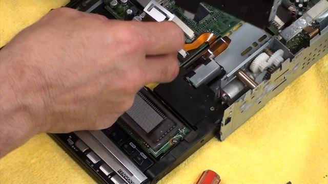 How to replace ribbon from board to display kenwood KDC X969 смотреть онлайн