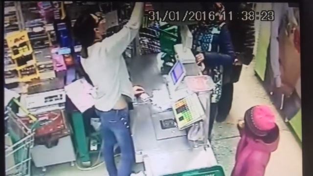 Цыгани разводят кассира смотреть онлайн