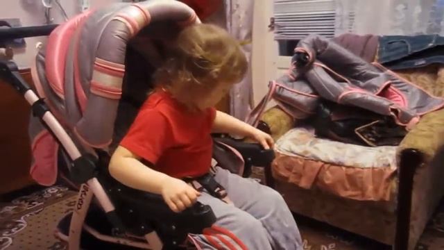 Никак не можем расстаться с любимой коляской смотреть онлайн