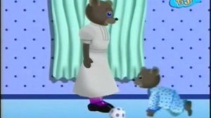 Бурый медвежонок боится темноты