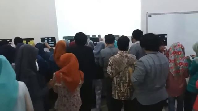 Morphology Game (Affix and Meaning) смотреть онлайн