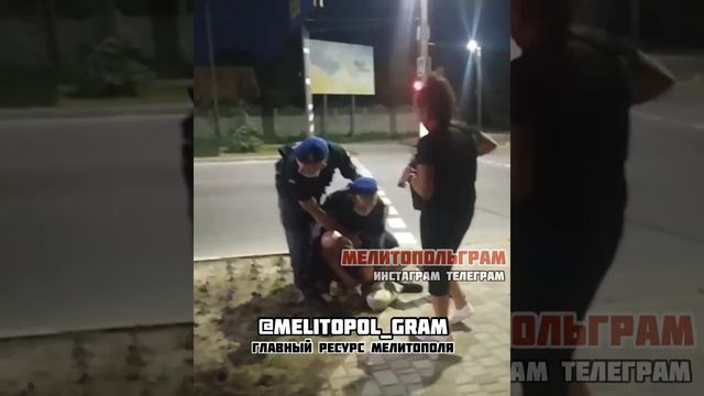 Неадекват приставал к 12 летней девочке. смотреть онлайн