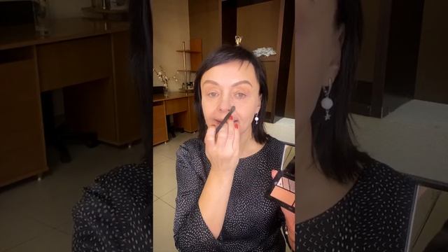 Треугольник Молодости шаг 2, омолаживающий лифтинг макияж смотреть онлайн