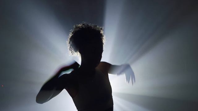 Leila Sound - I'm not a stone (Official music video) смотреть онлайн