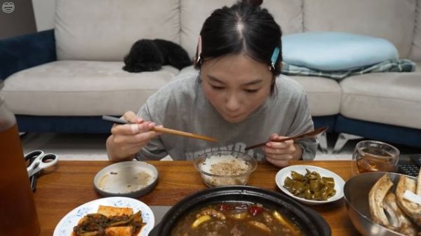 Real Mukbang:) Hamzy launched of the best braised 'GIANT Beef Ribs' of your life ??