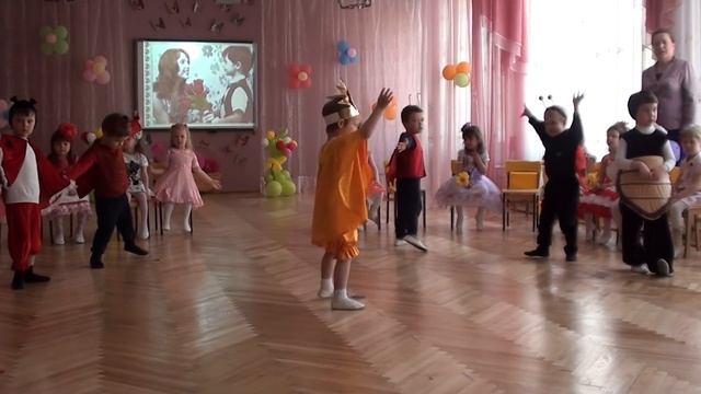 танец жучков ясельная группа смотреть онлайн
