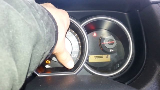 Nissan Tiida Serviceintervall zurücksetzen смотреть онлайн