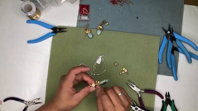 Tuto en Colaboración @BisuteriayAlambrismodeLuismi Hoy Set de Aretes y Dije смотреть онлайн