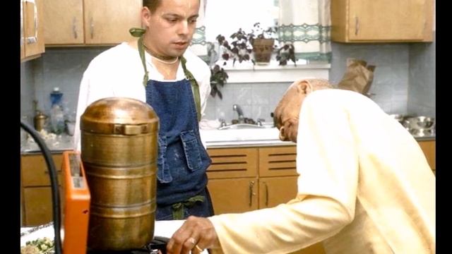 Шрила Прабхупада - для чего преданные должны вкушать прасад.