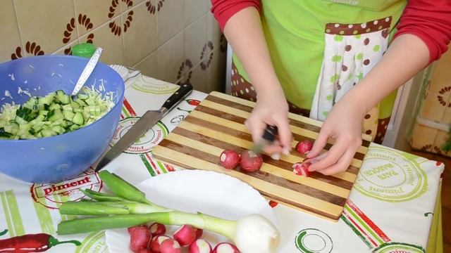 Ну, оОчень вкусный - Салат Весенний из Капусты! смотреть онлайн