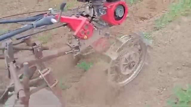 Самодельным дисковым окучником время окучивать смотреть онлайн