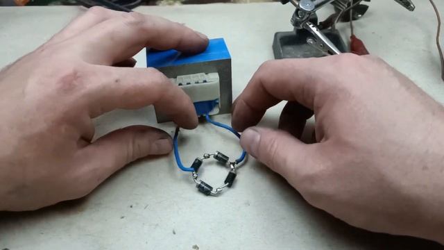 Зарядное устройства для мото-аккумуляторов. Своими руками! смотреть онлайн