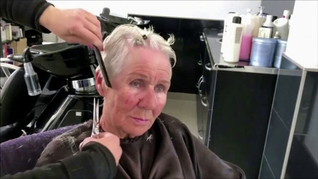 Короткая стрижка для женщин 2021| короткие прически пикси | Учебник по стрижке пикси | Амаль Херму смотреть онлайн