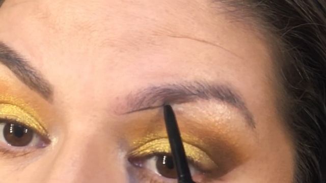 Ultimate Brow Micro Brow Pencil VS Ultimate Brow Retractable Review смотреть онлайн