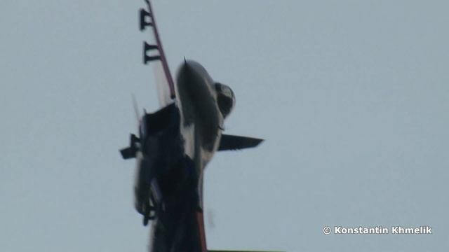 Су-27 соло Русских Витязей 100 лет ВВС России Su-27 Russian Knights solo 100 let vvs смотреть онлайн