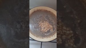 Готовлю кашу доя собак,  каша доя таксы и щенка овчарки