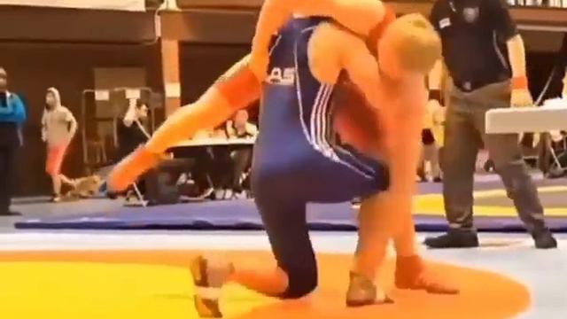 Хамзат Чимаев. Как вам его борьба? смотреть онлайн