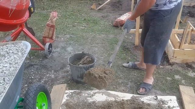 Теплица на ленточном фундаменте своими руками, часть 1 смотреть онлайн